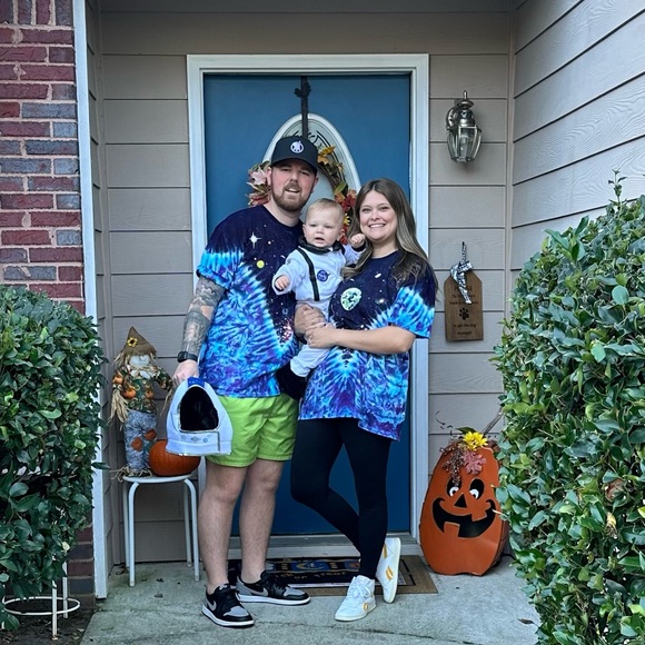 Meet your Posher, Taylor - Picture 1 of 1